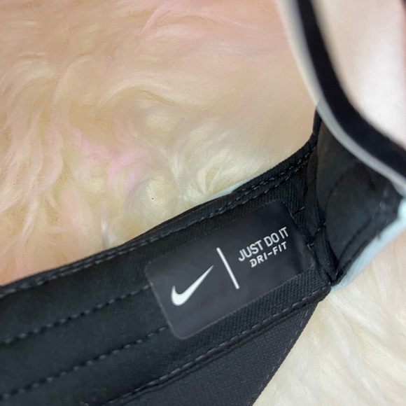 Nike dri fit visor running hat - Picture 4 of 4